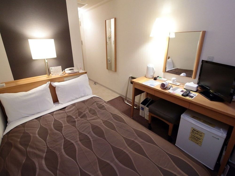 Semi Double Room, Smoking