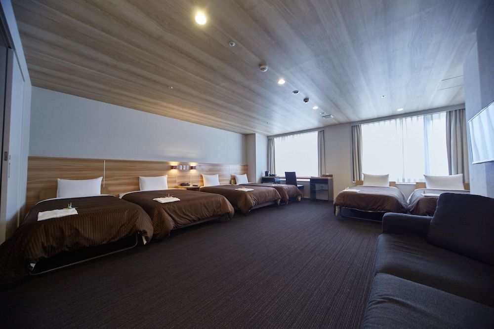 Family Room for 6 Guests (Check Out 12:00, Breakfast Included), Non Smoking