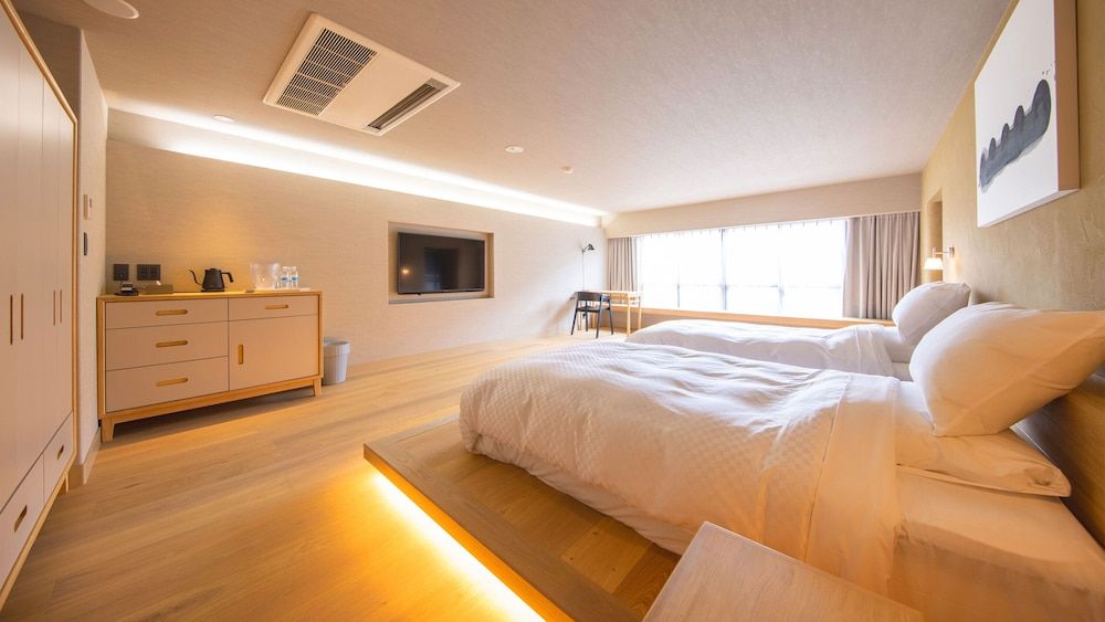 Premium Twin Room