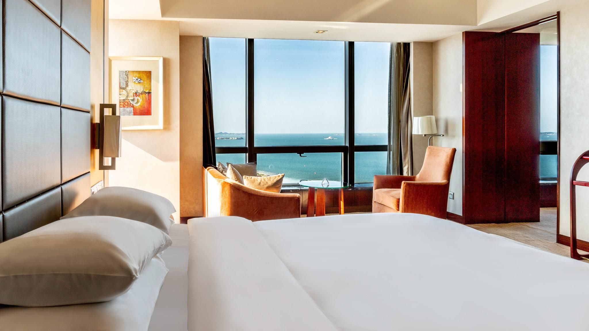 1 King Standard Sea View Club Floor