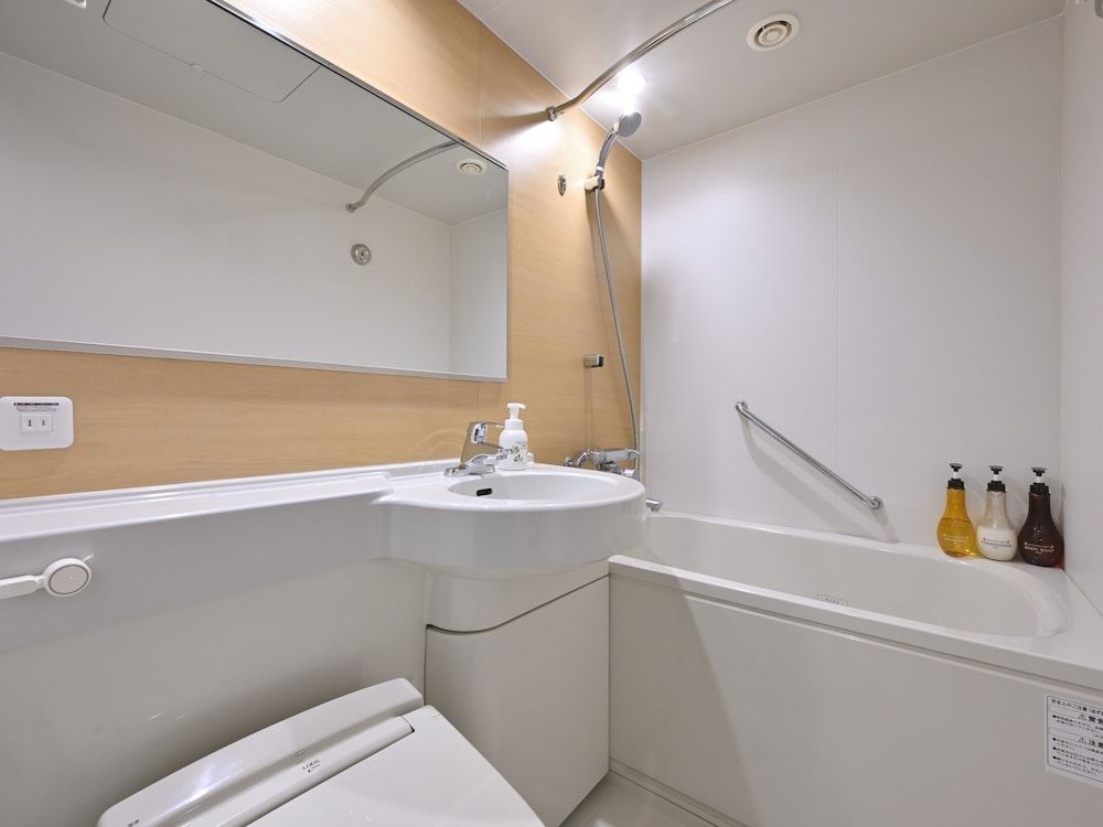 Japanese TATAMI Room (Futon will be provided to Adult only)