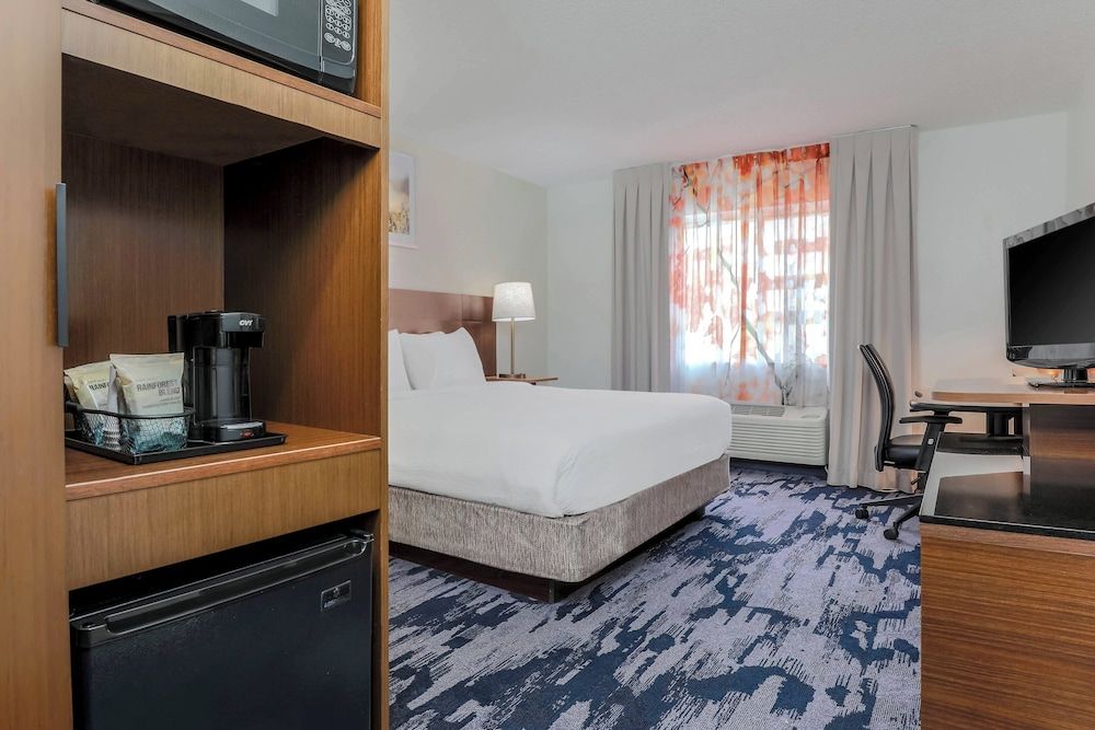undefined Fairfield Inn & Suites Houston Westchase