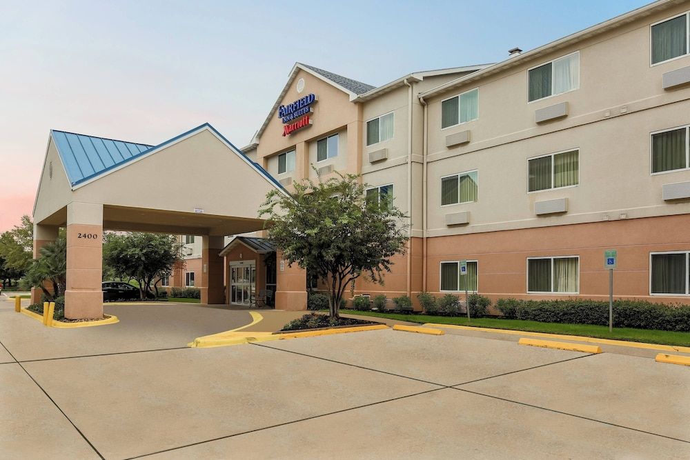undefined Fairfield Inn & Suites Houston Westchase 2