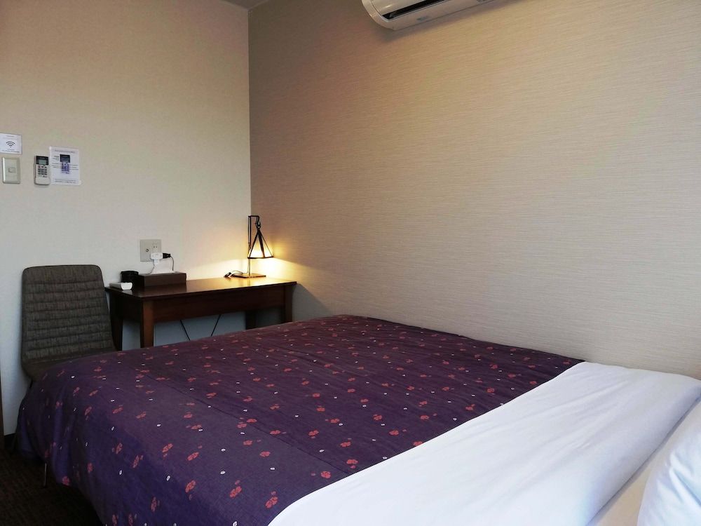 Budget Double Room with Shared Bathroom