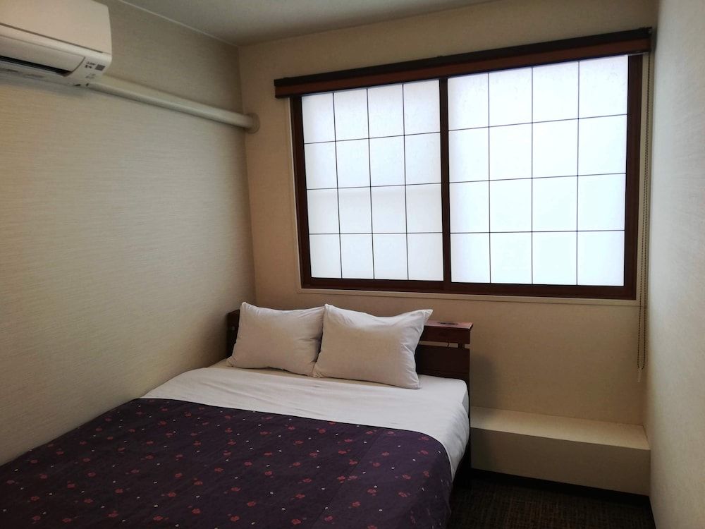 Budget Double Room with Shared Bathroom