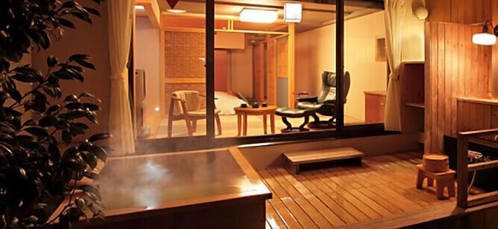 Relaxing Room with Open-air Bath
