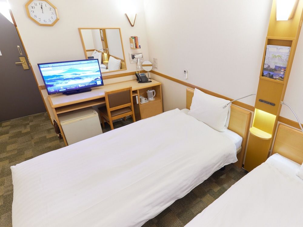 Standard Twin Room, Smoking