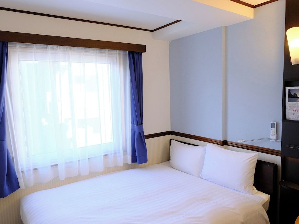 Toyoko Inn Tokyo Nihombashi Zeimusho Mae Economy Double Room, Smoking 2