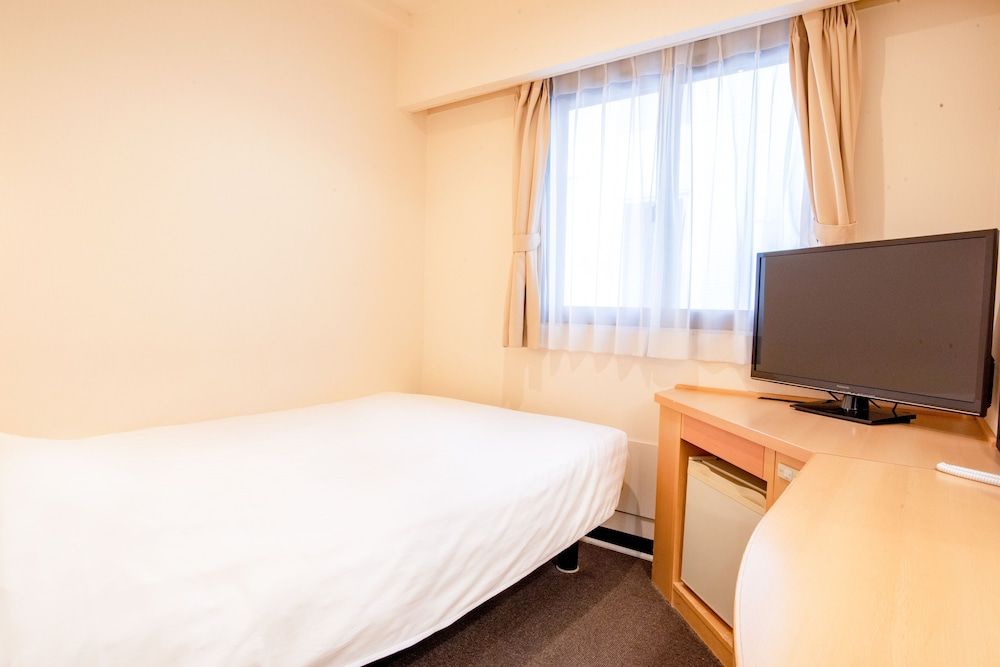 Single Room, Smoking