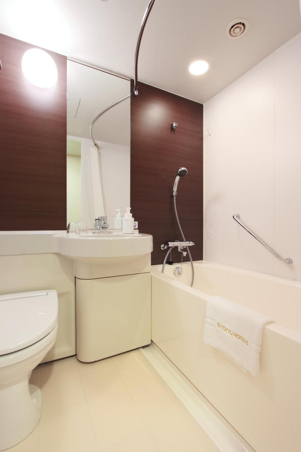 Concept Double Room with Bath - Single Use - Non-Smoking