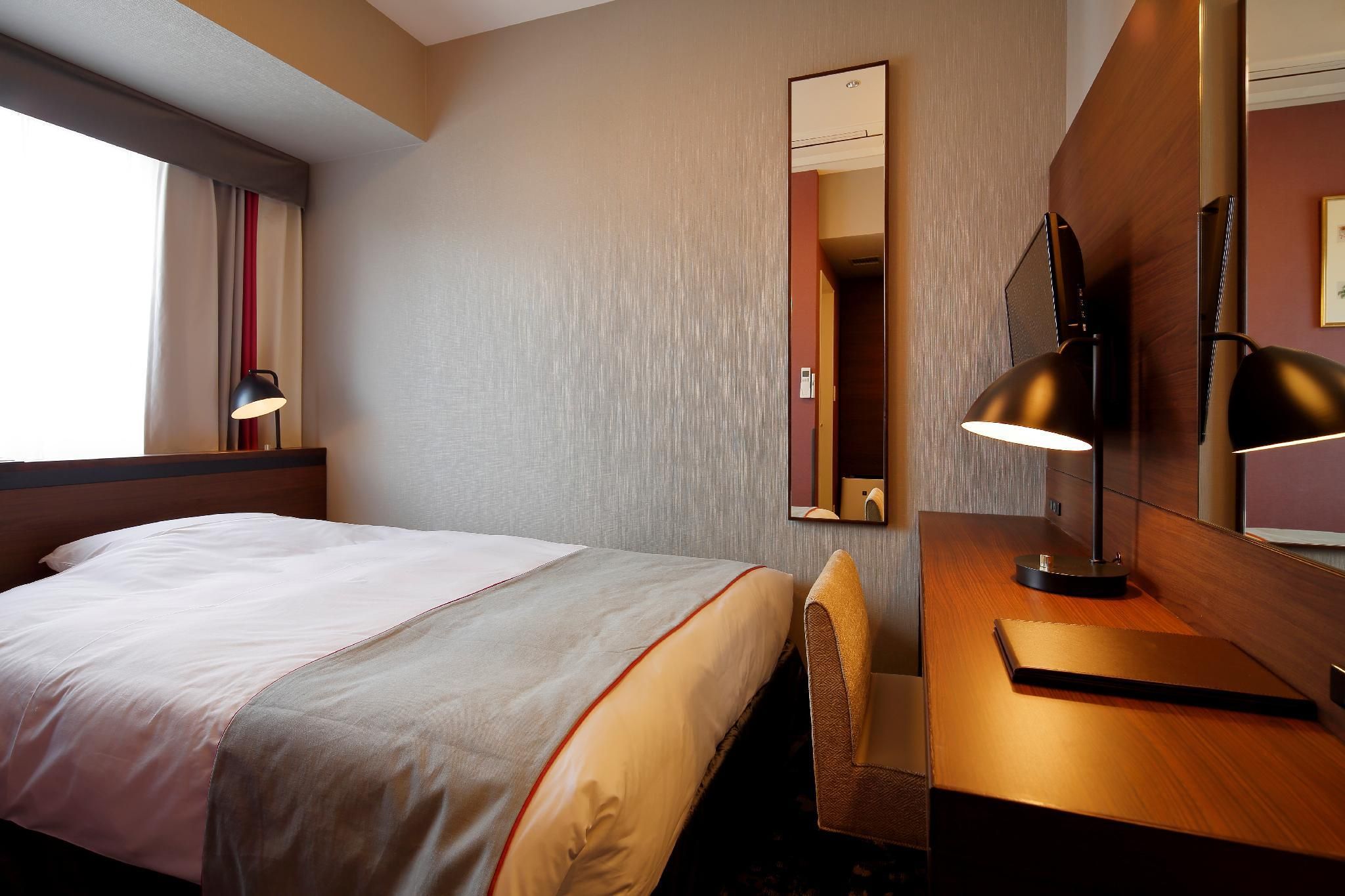 Semi Double Room - Non-Smoking