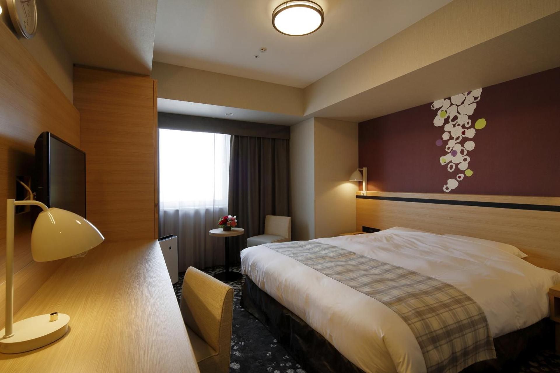 Corner Double Room with King Bed - Non-Smoking