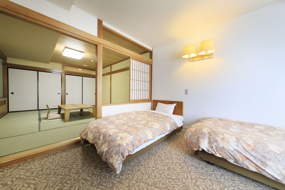 Japanese Western Twin Room, (No View)