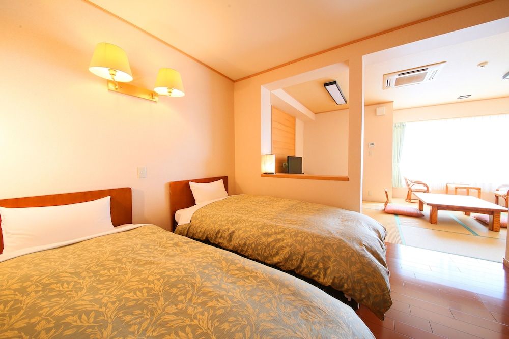 Japanese Western Twin Room, (Mt.Fuji View)