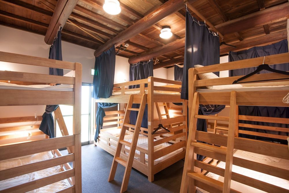 Shared Dormitory, Women only