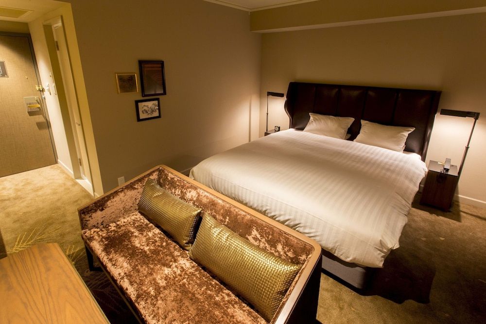 Deluxe Double Room A, Non Smoking, Breakfast Included [with Club Lounge Access]