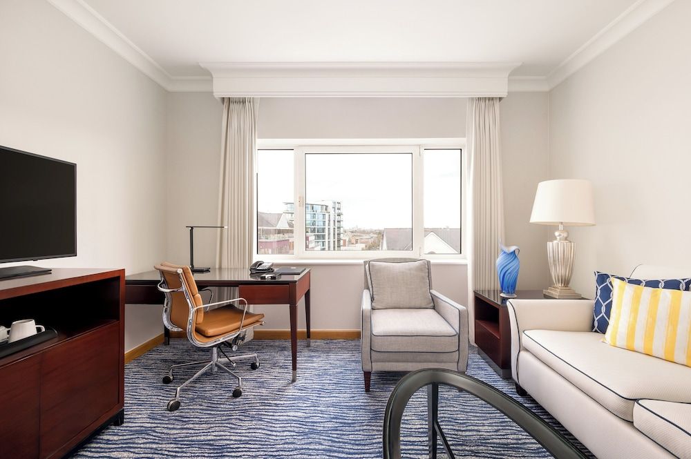 The Chelsea Harbour Hotel and Spa Chelsea Suite King 15