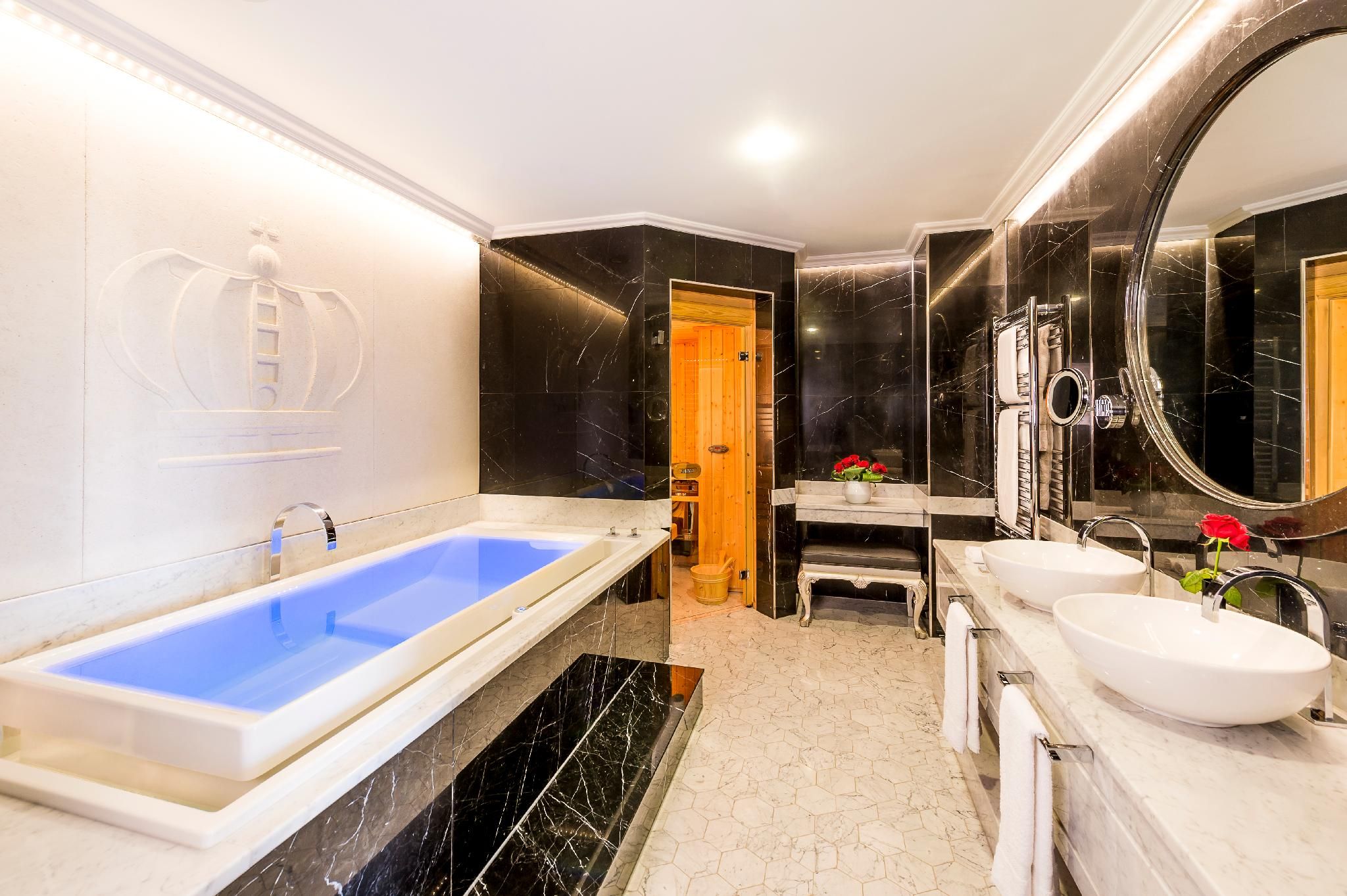 Kings Penthouse Suite With Free Breakfast