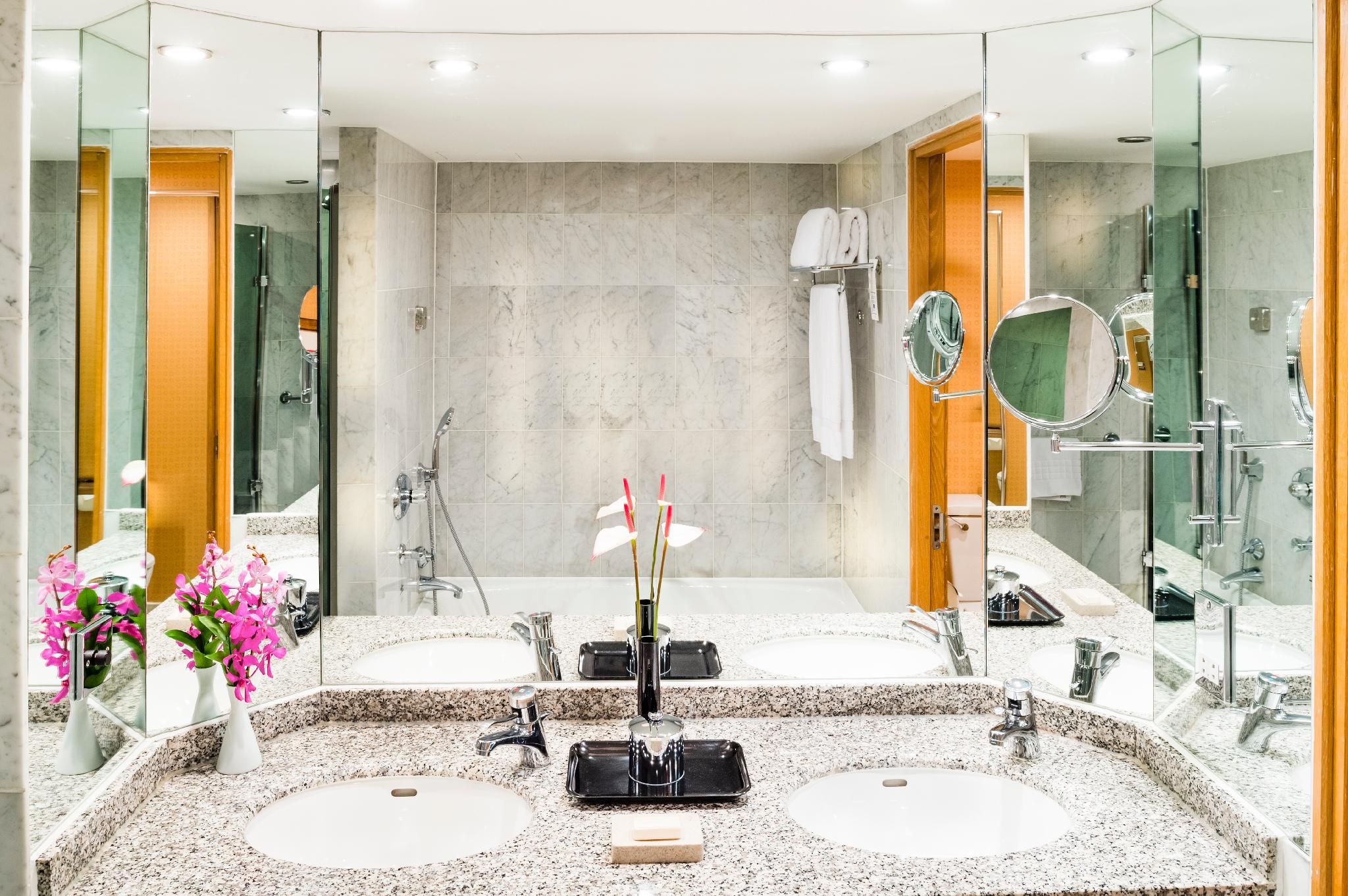 The Chelsea Harbour Hotel & Spa London Chelsea Suite with One King Bed 3