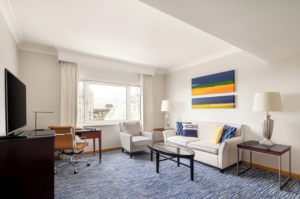 The Chelsea Harbour Hotel and Spa Chelsea Suite King 12