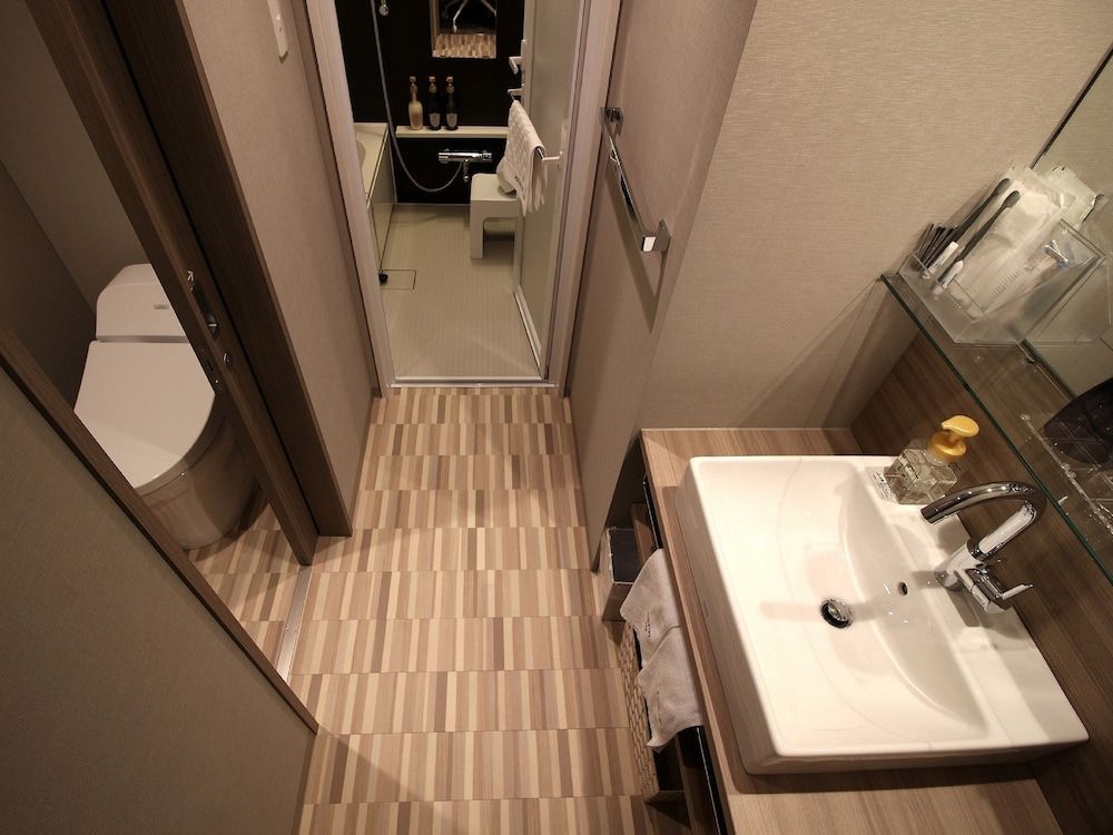 Meitetsu Inn Nagoyaeki Shinkansenguchi Superior Twin Room, High Floor, Non Smoking 3