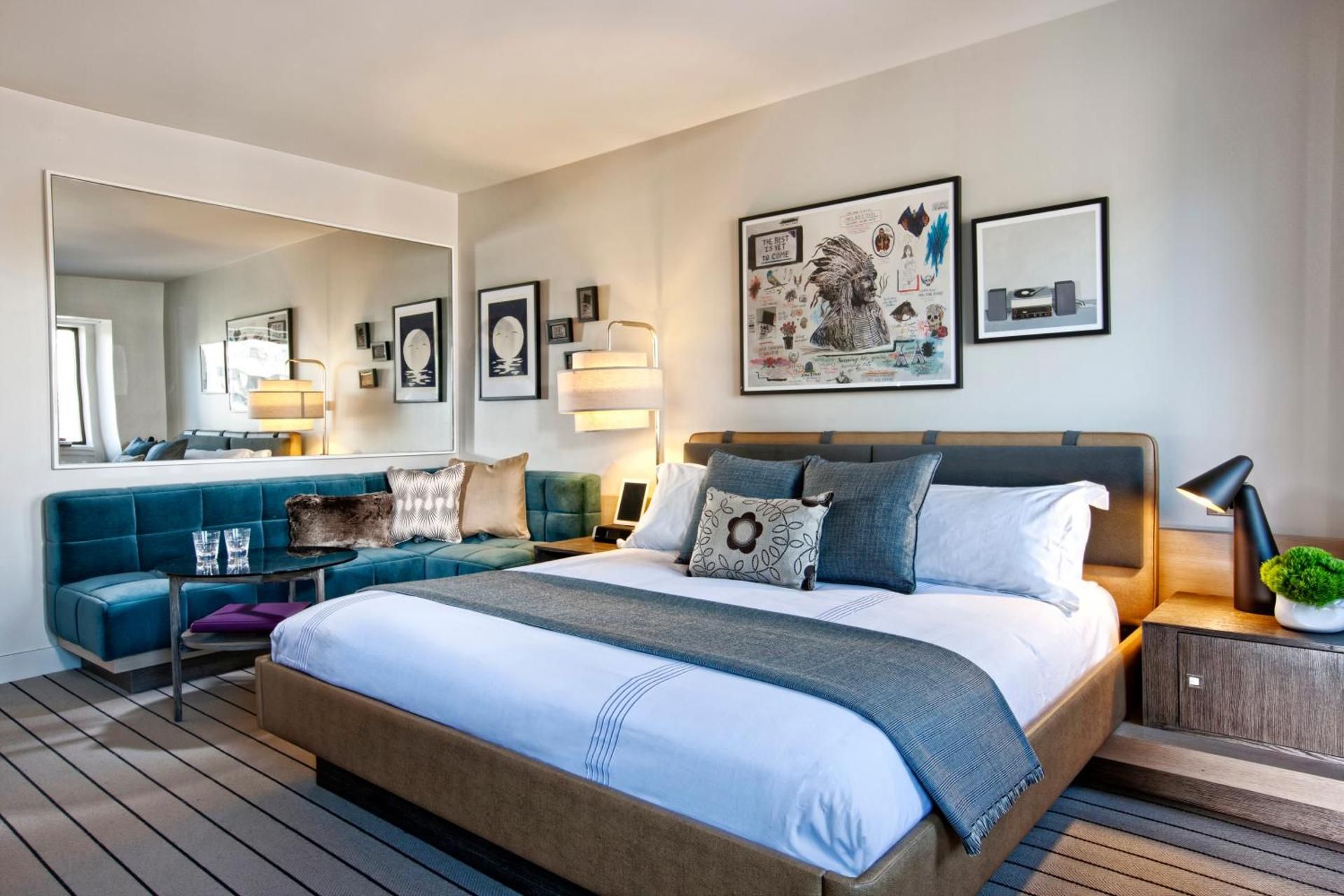 1 King Bed With Lake View