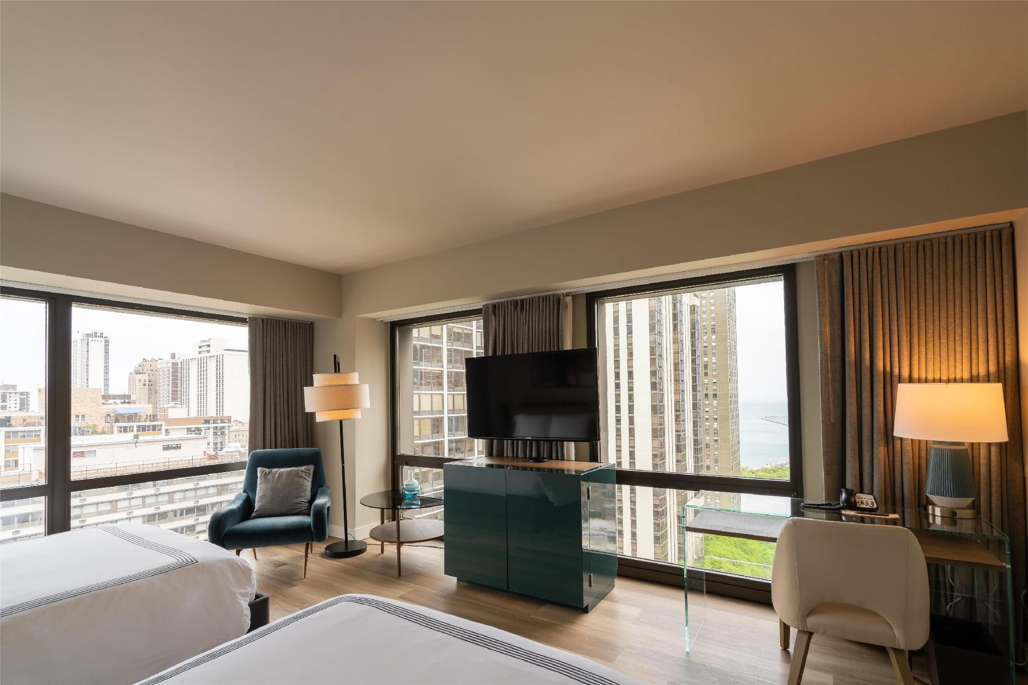 2 Double Beds High Floor