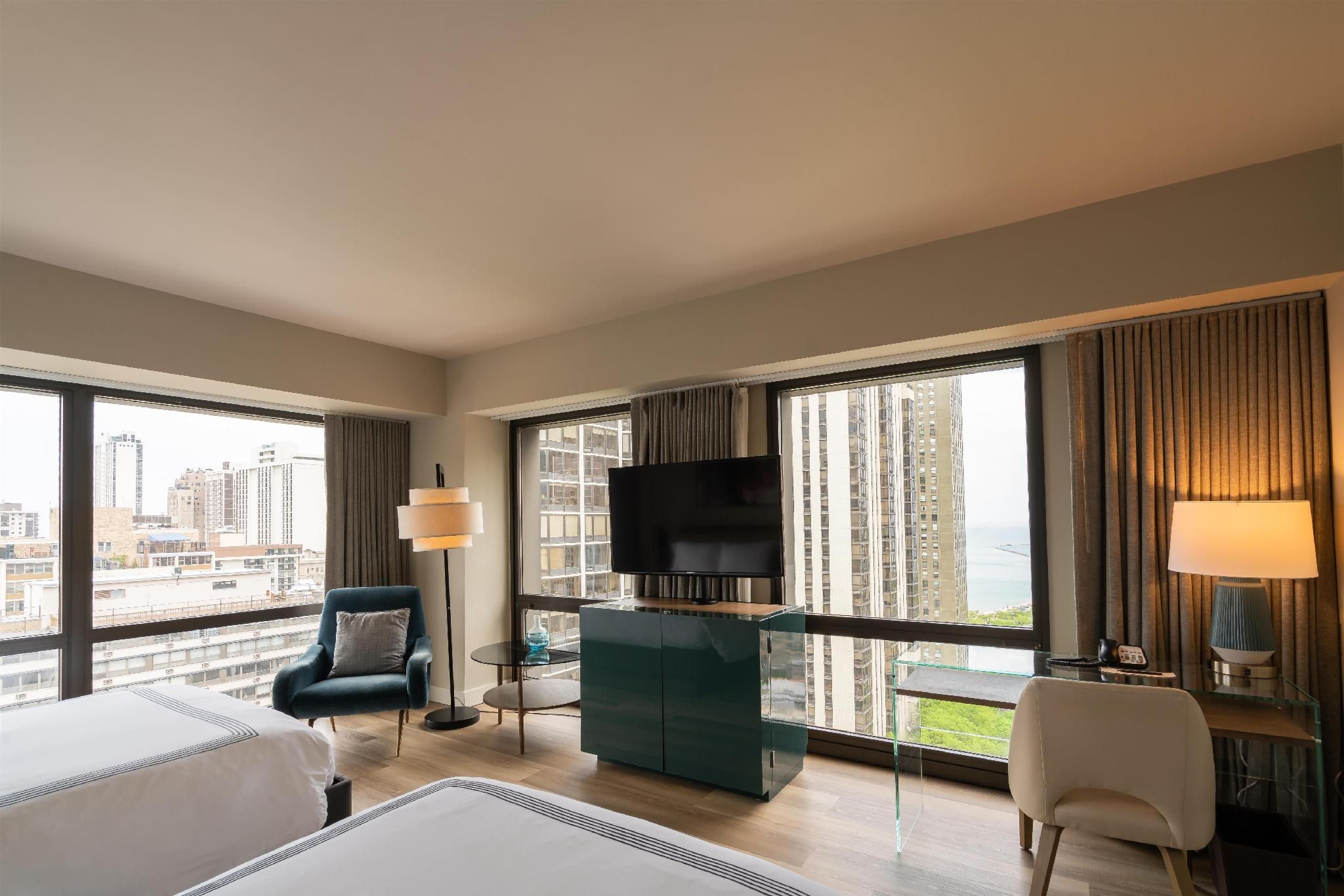 2 Double Beds High Floor