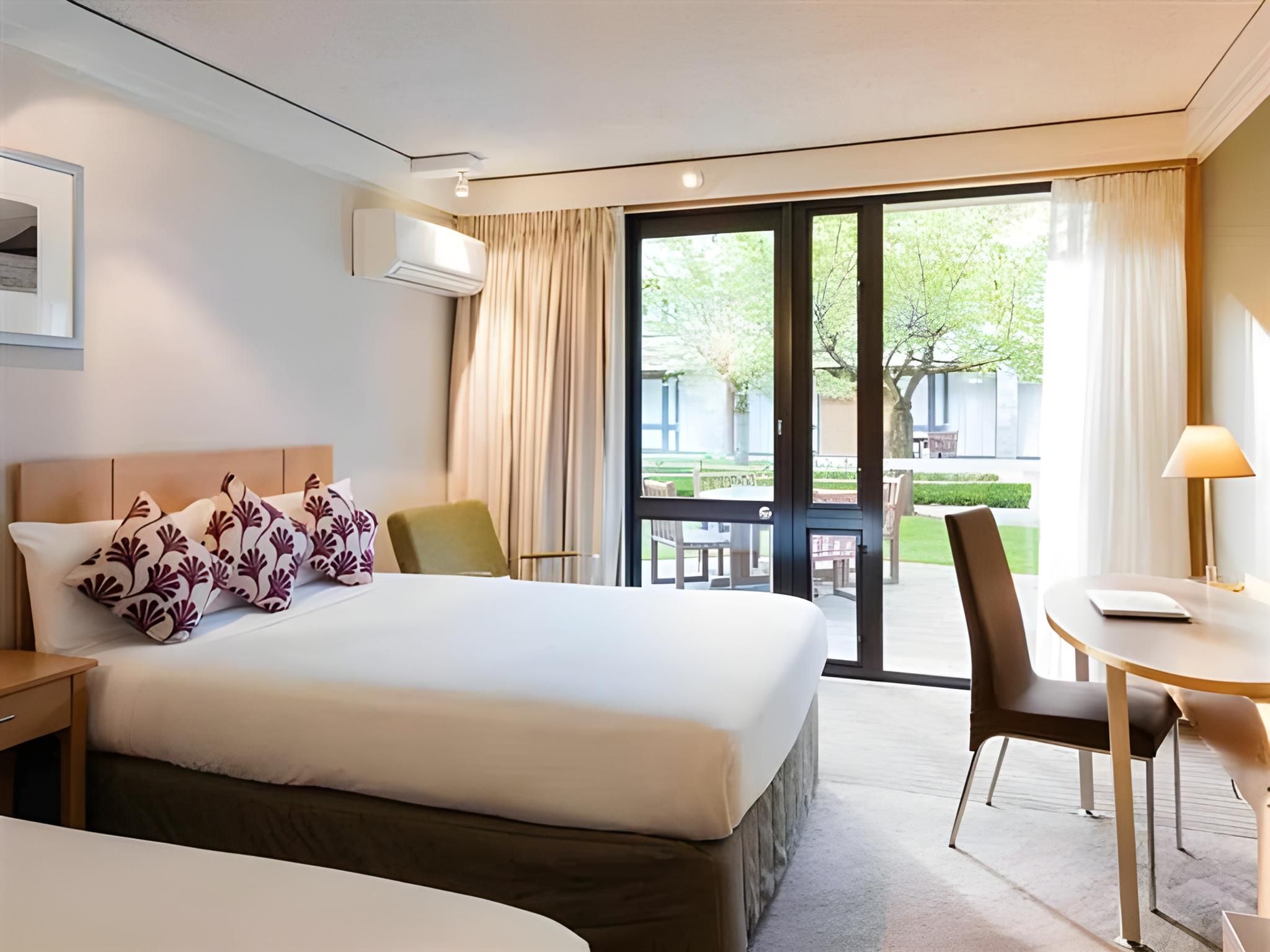 undefined Novotel Queenstown Lakeside 10