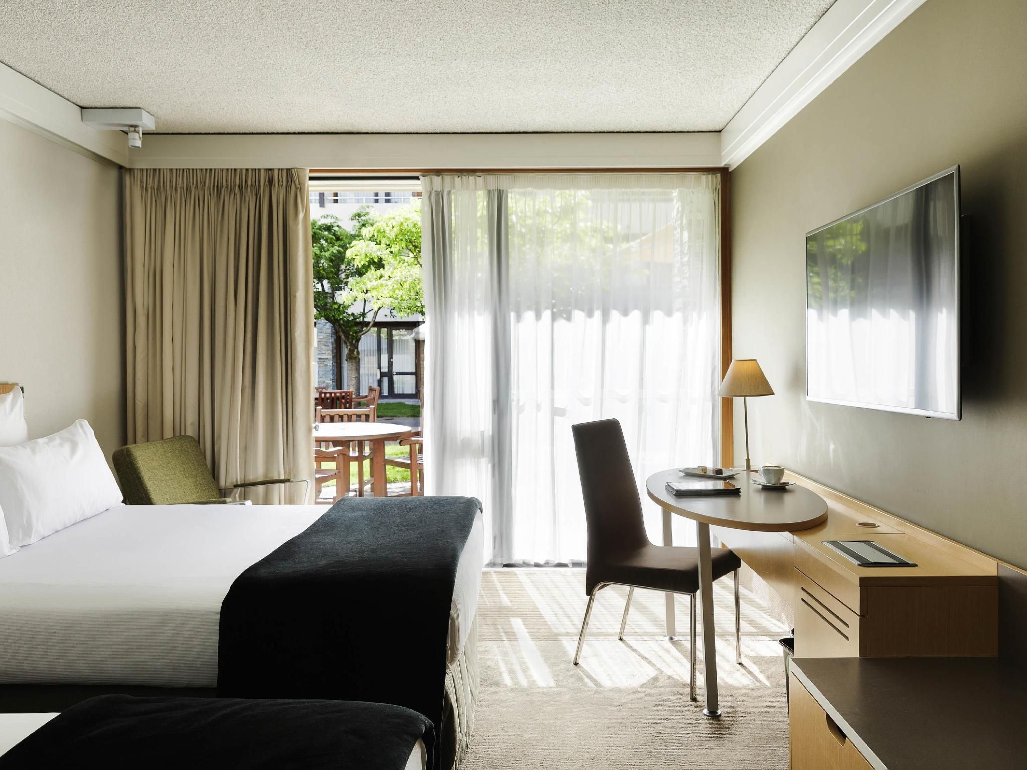 Novotel Queenstown Lakeside Standard 2 double beds 2