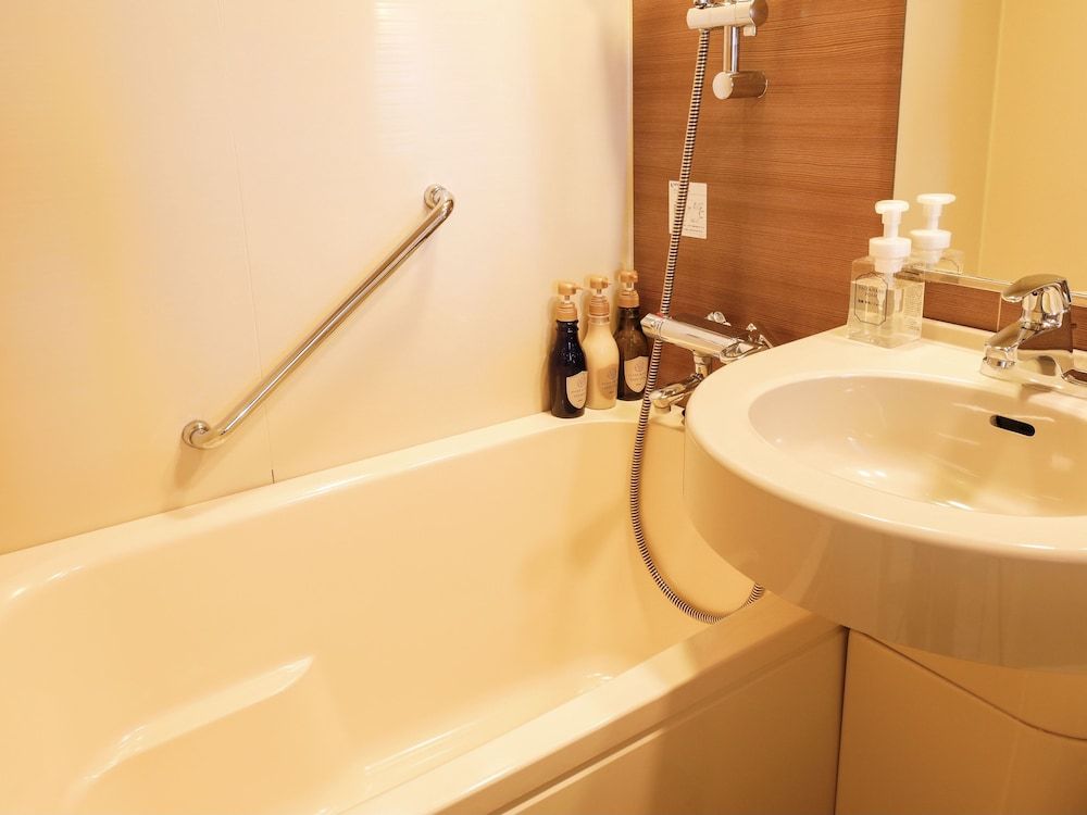 Ochanomizu Hotel Juraku Twin Room, Smoking (A) 4