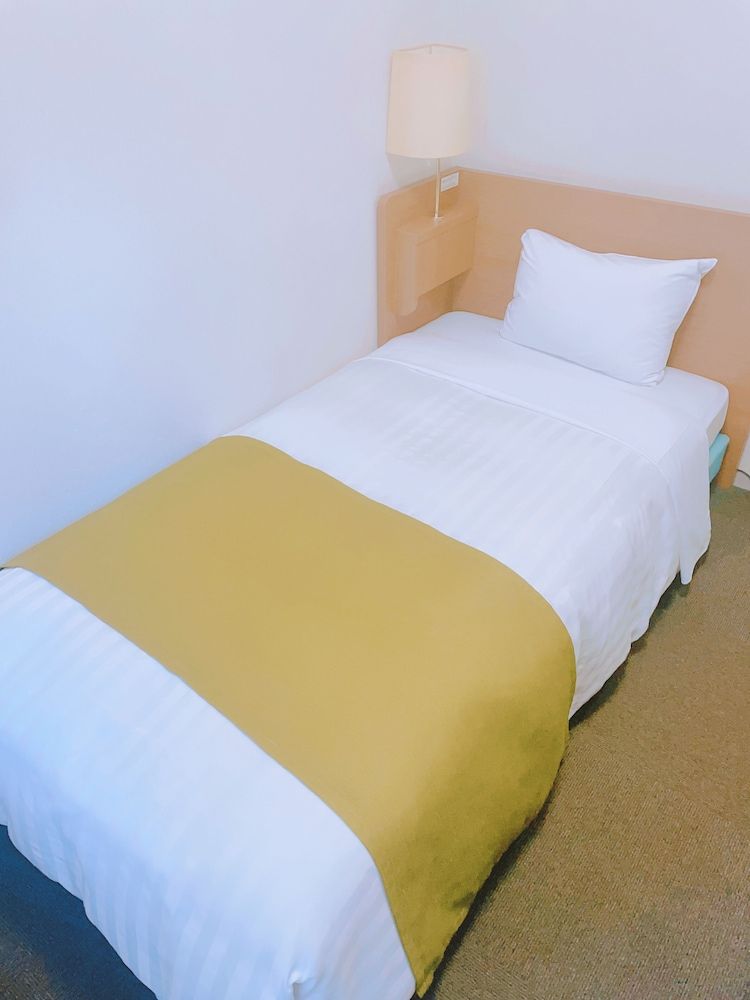 Single Room, Smoking