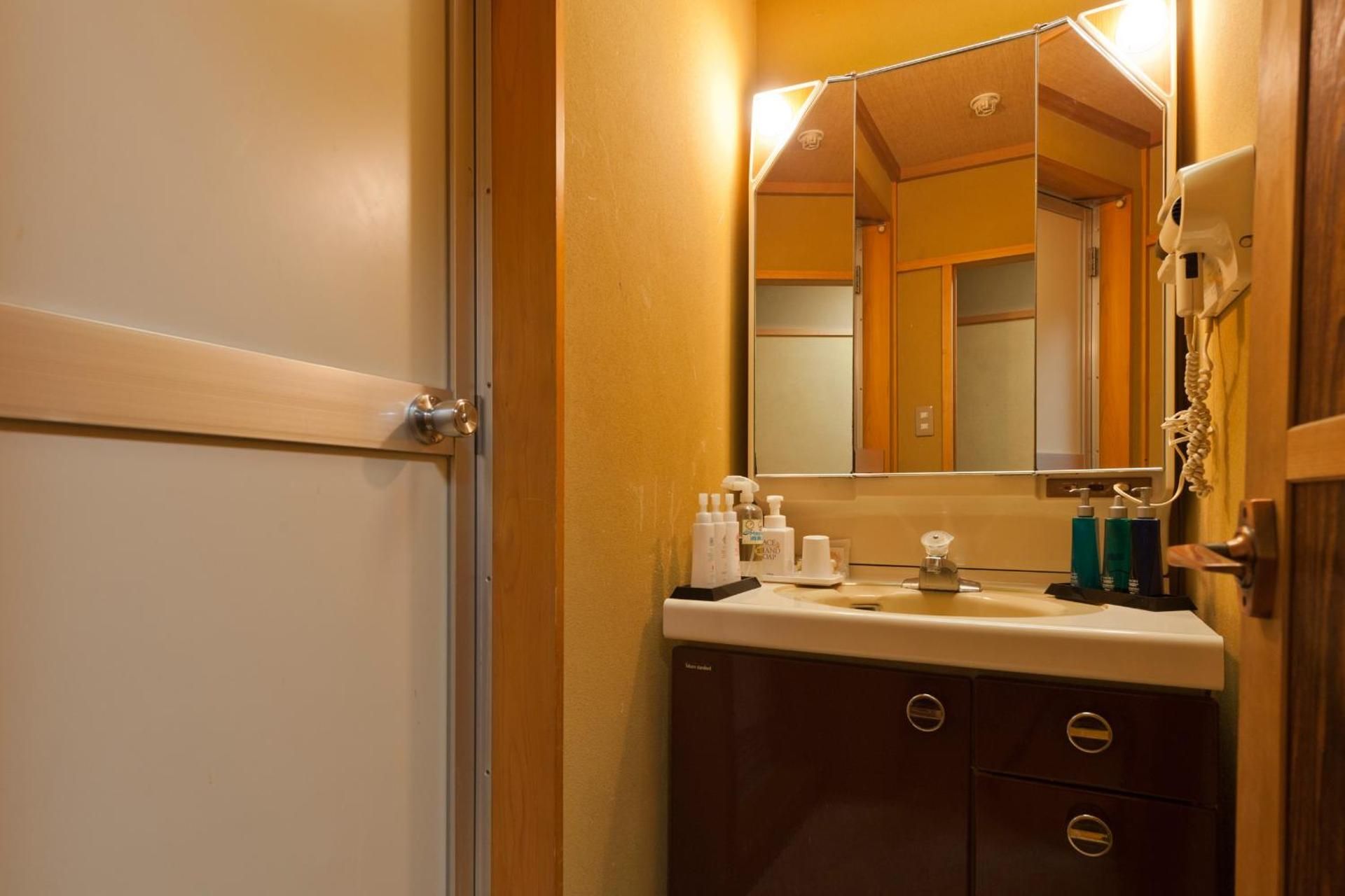 Japanese-Style Economy Room