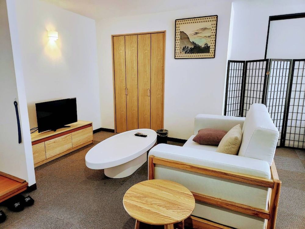Twin Room with Tatami Area - with Lake View [Upper Floors] Non Smoking