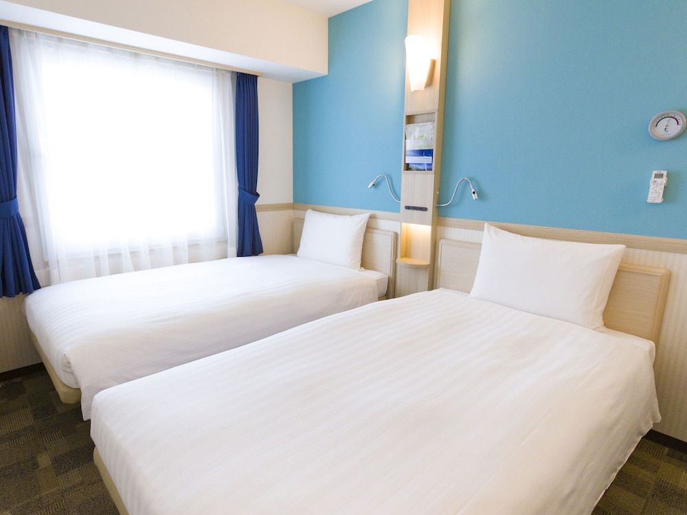 Toyoko Inn Saitama Misato Ekimae Standard Twin Room, Smoking 2