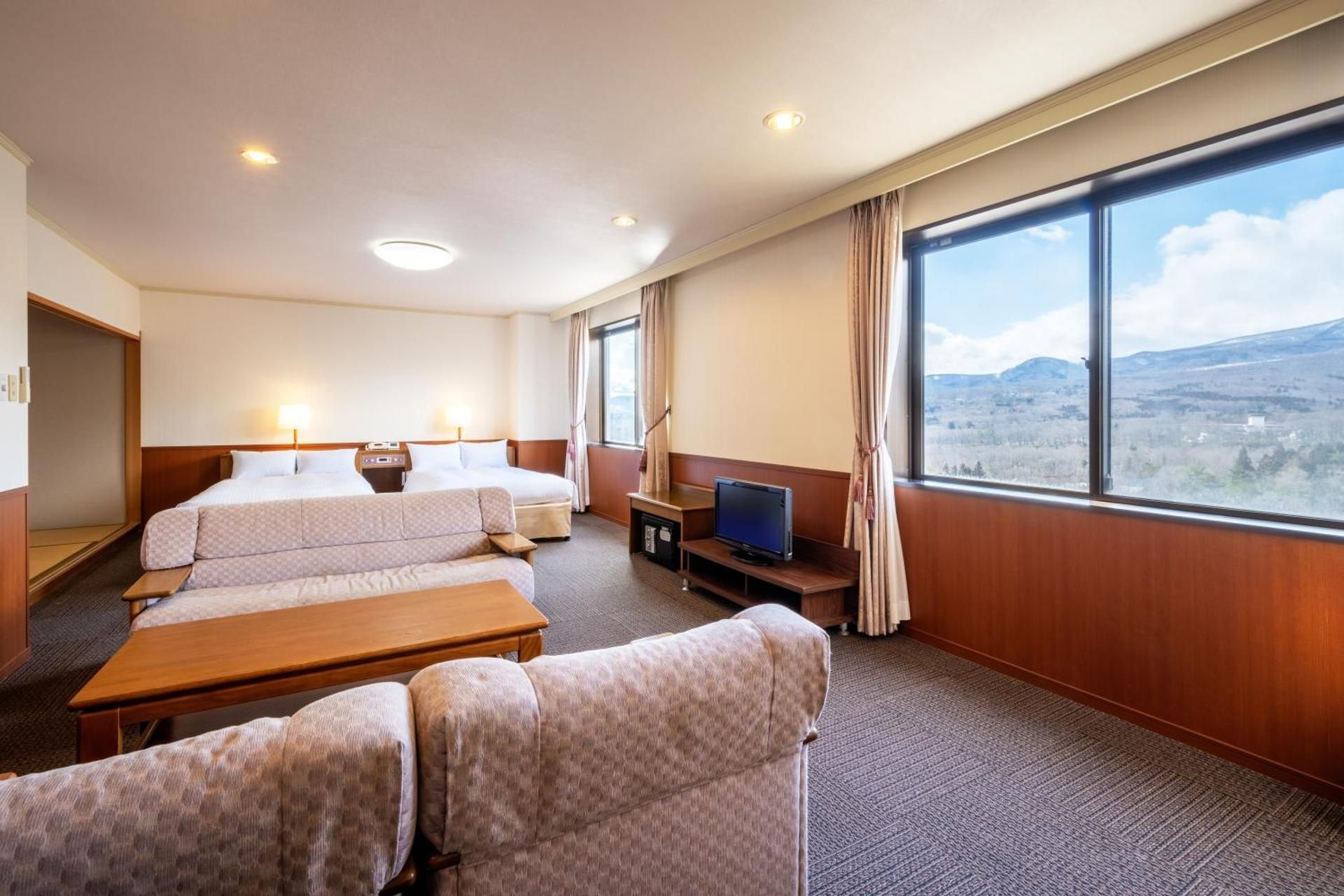 Classic Junior Suite, Japanese-Western style, 2 single beds and 3 futon beds, Mountain view