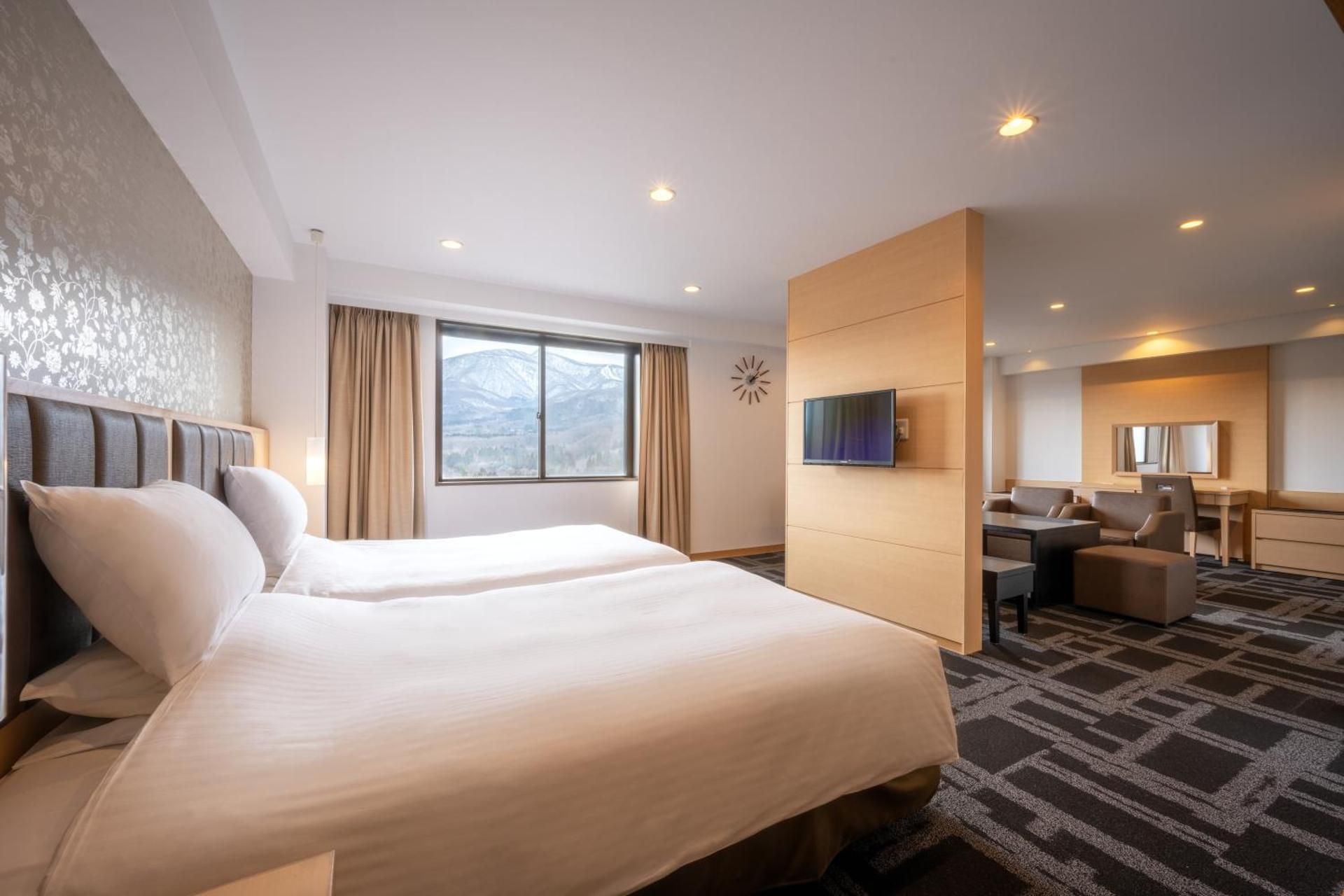 Privilege Junior Suite, Japanese-Western style, 2 single beds and 3 futon beds