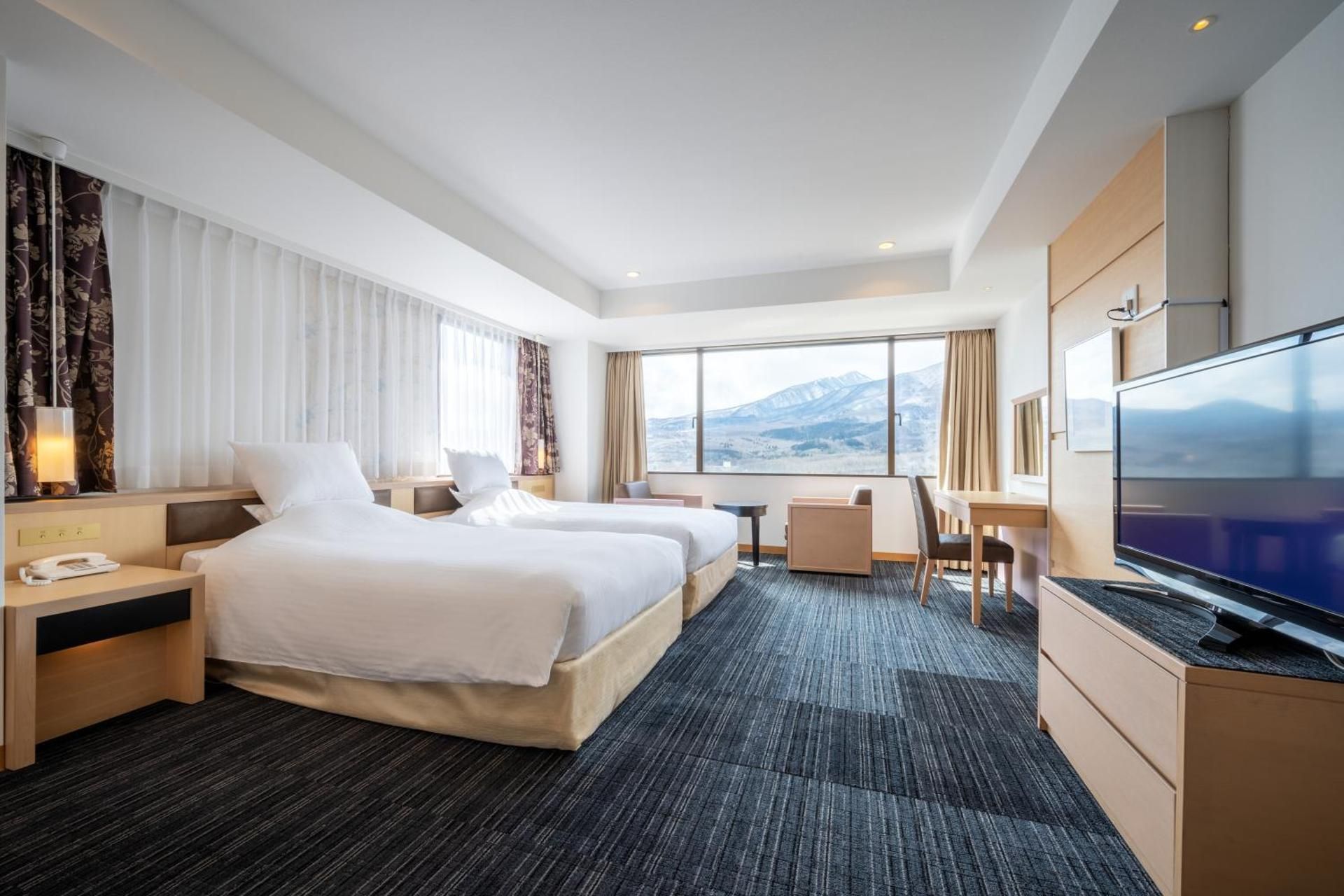 Japanese-Western Style Privilege Deluxe Suite with Two Single Beds and Two Futon Beds - Mountain View