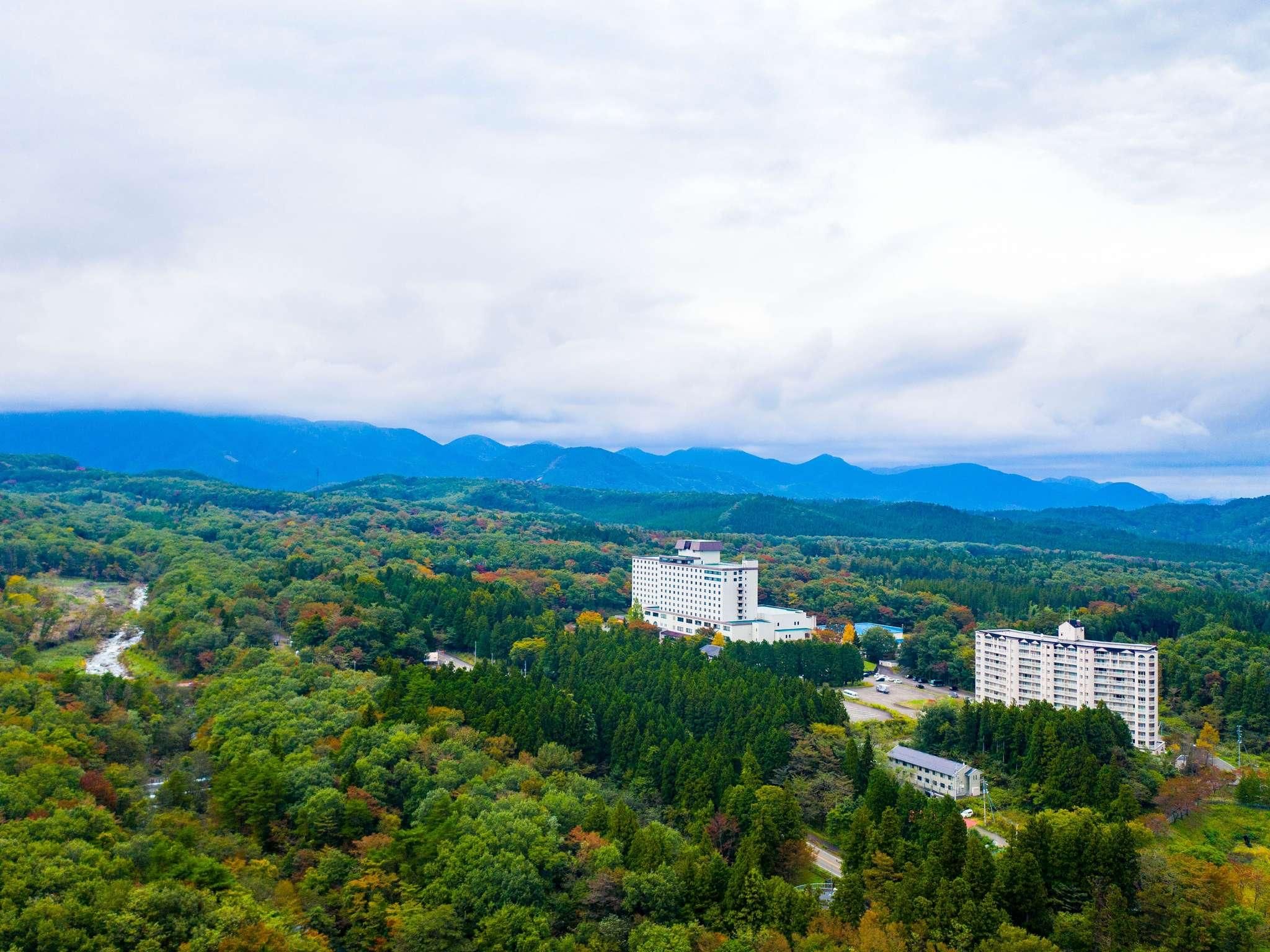 Deluxe Twin Room with Mountain View - Non-Smoking