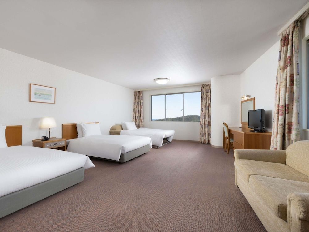 Classic Room with 2 single beds and 2 sofa beds, Ocean/Sea view