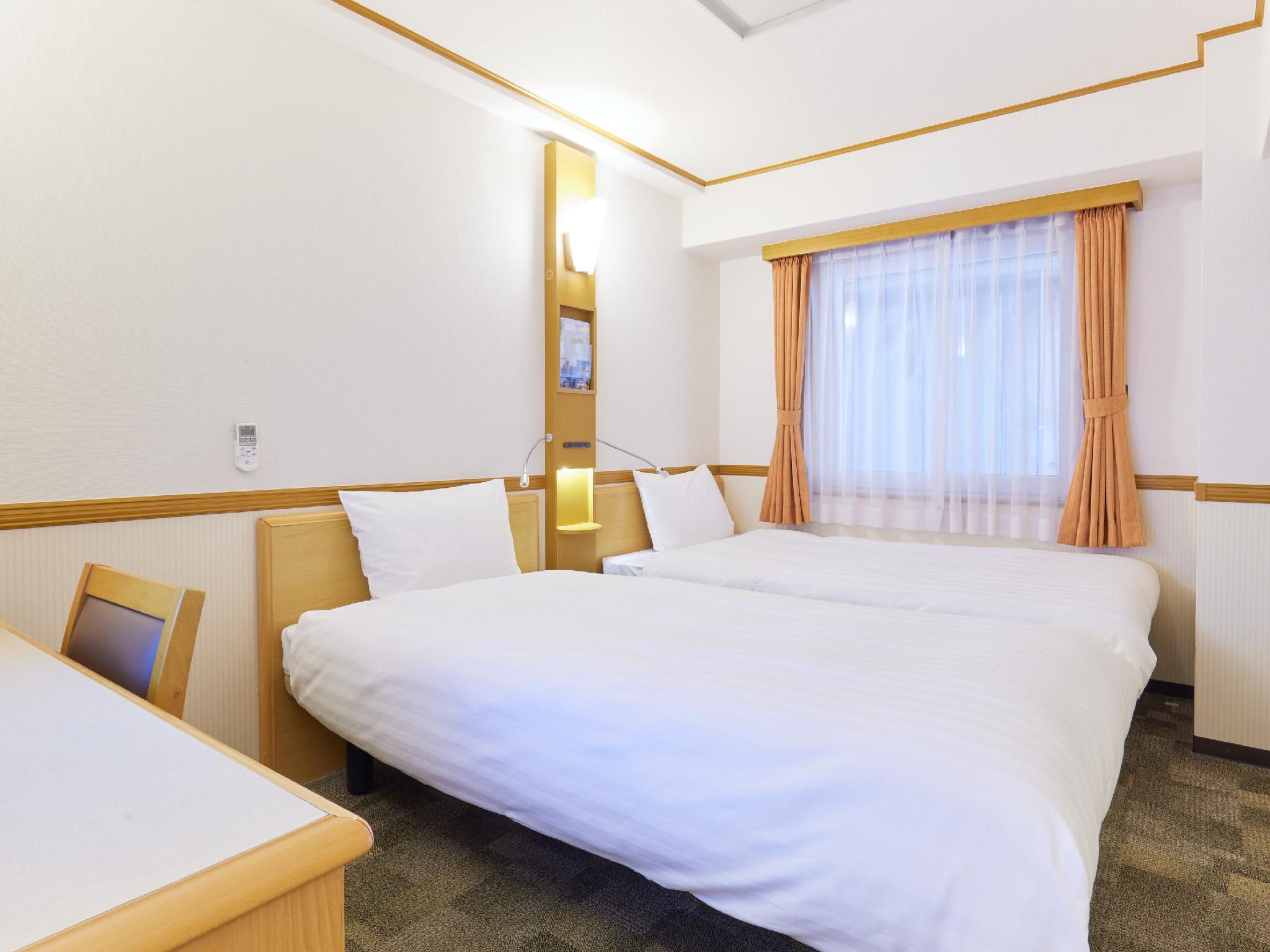 Twin Room - Non-Smoking