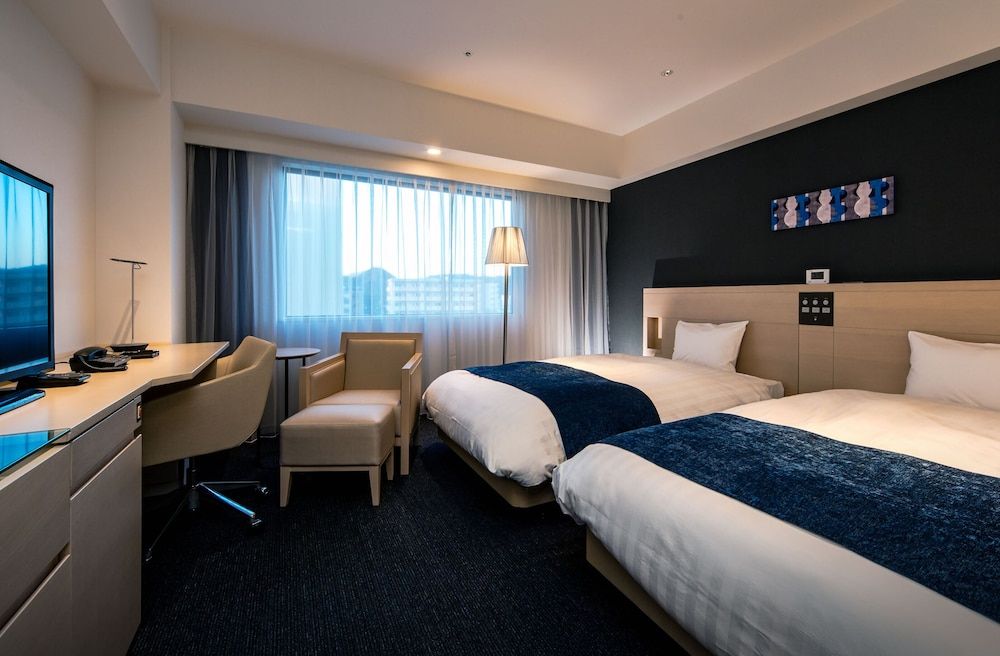 Twin Room, Smoking (B-Type)