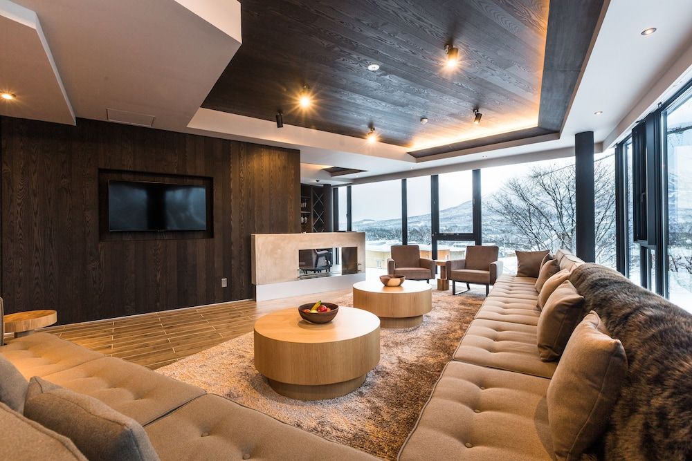 4 Bedroom Sub-Penthouse