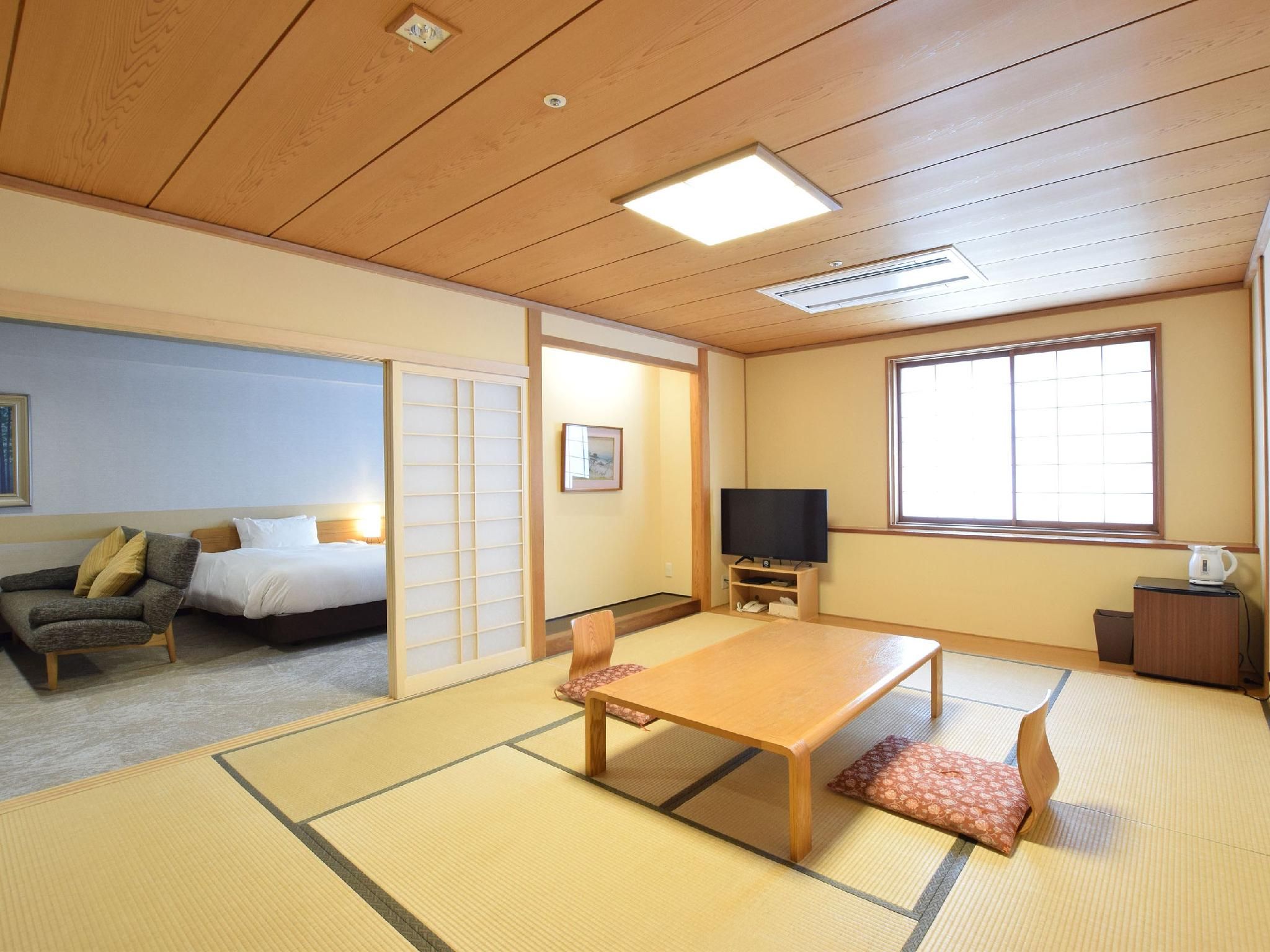 Standard Twin with Tatami Area - Universal Room - West BLD