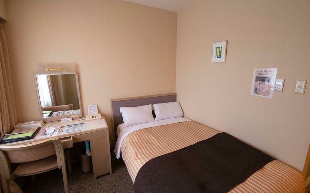 Single Room, Smoking