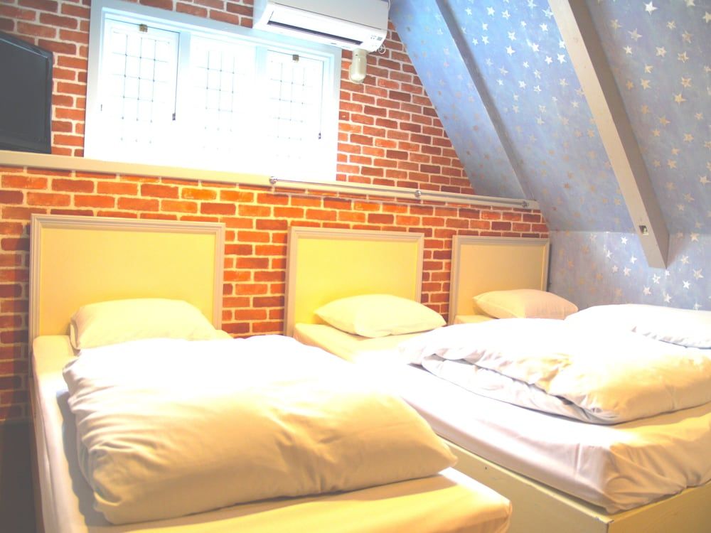 Japanese Family Room with Private Bathroom, Mountain View