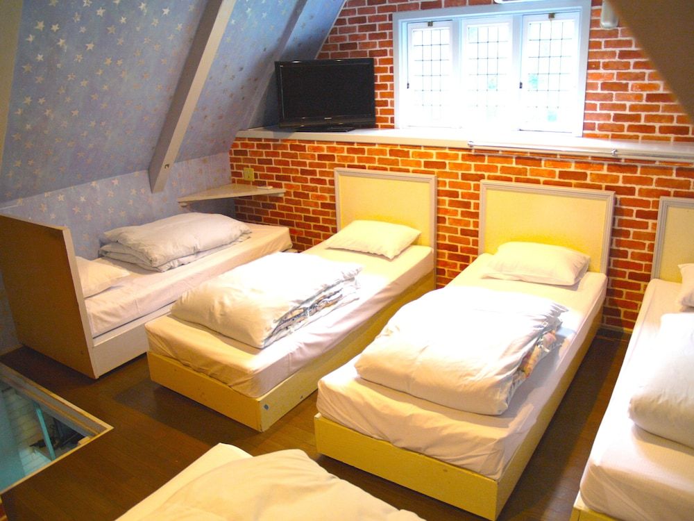 Japanese Family Room with Private Bathroom, Mountain View