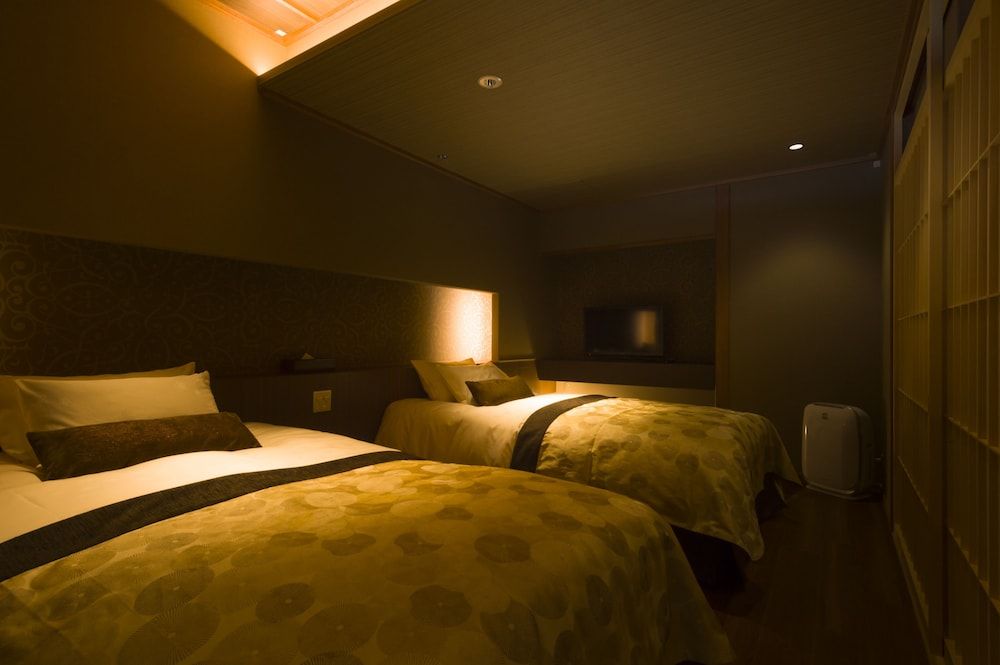 Mizuho Western Room with Open Air Bath, Mt. Fuji View [With Yamanshi Wine Lounge Access]