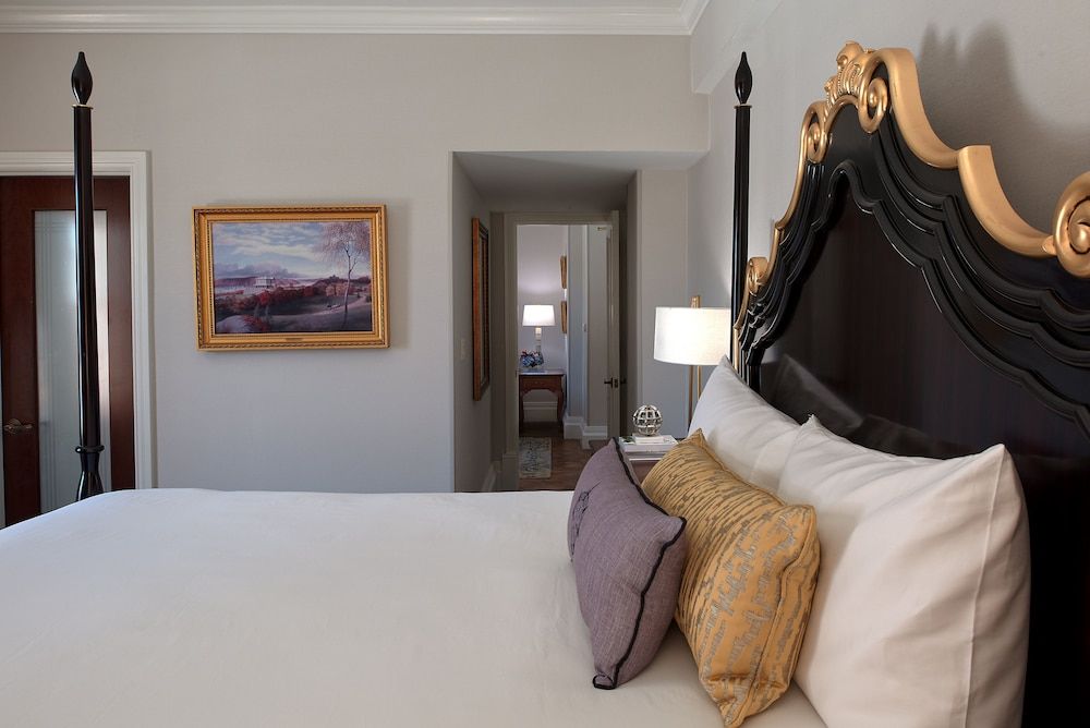 Suite, 1 Bedroom (Viking Mansion)