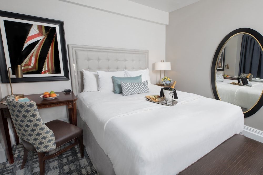 Room, 1 Queen Bed (European Manor Guestroom)